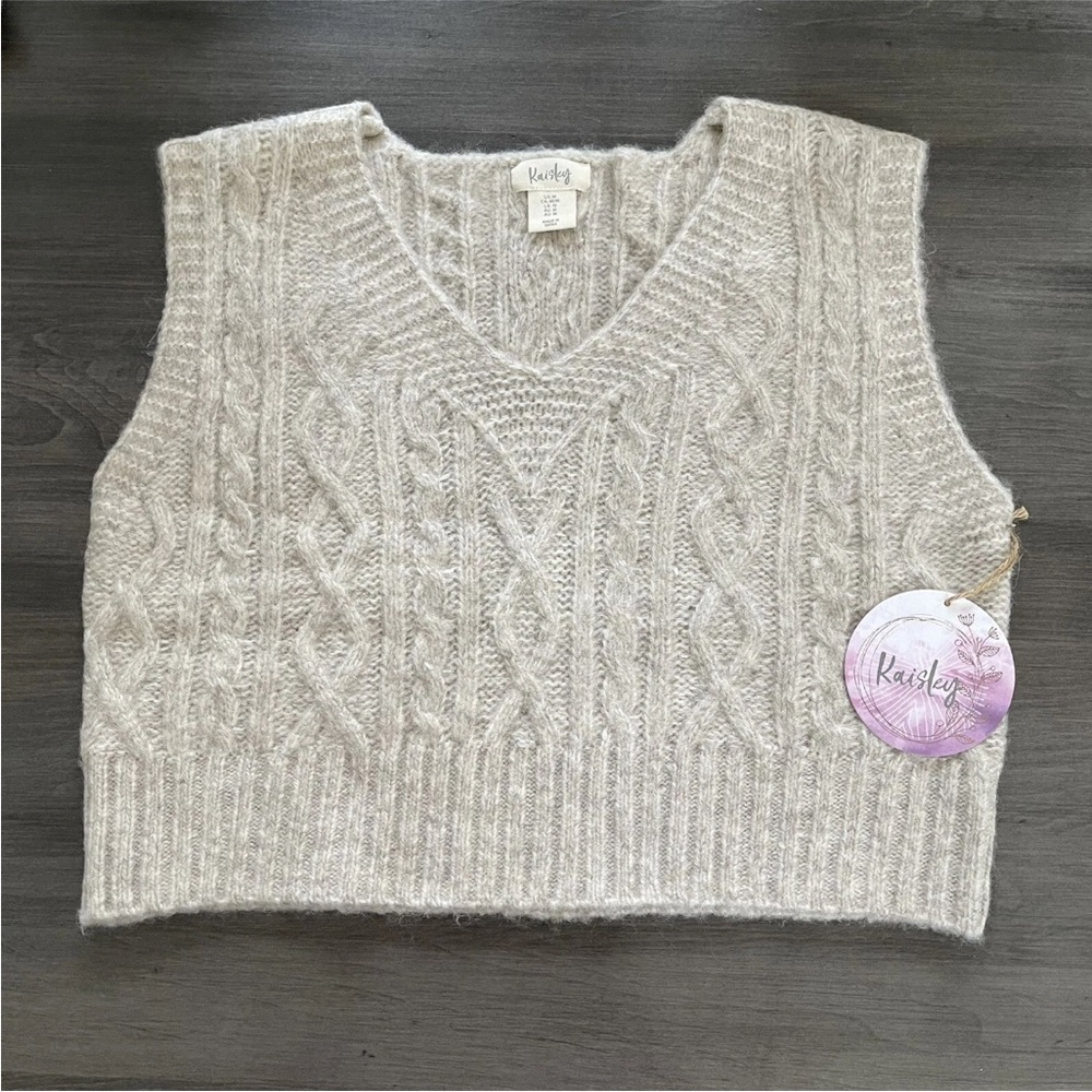 🟠NWT! KAISELY Cropped Sweater Vest in Oatmeal SMALL